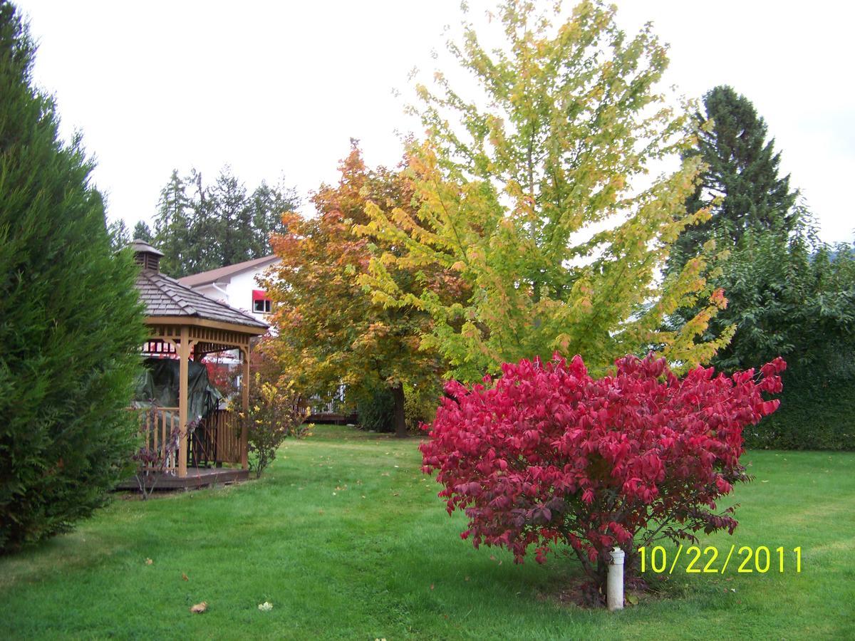 Bavarian Orchard Motel Creston Extérieur photo